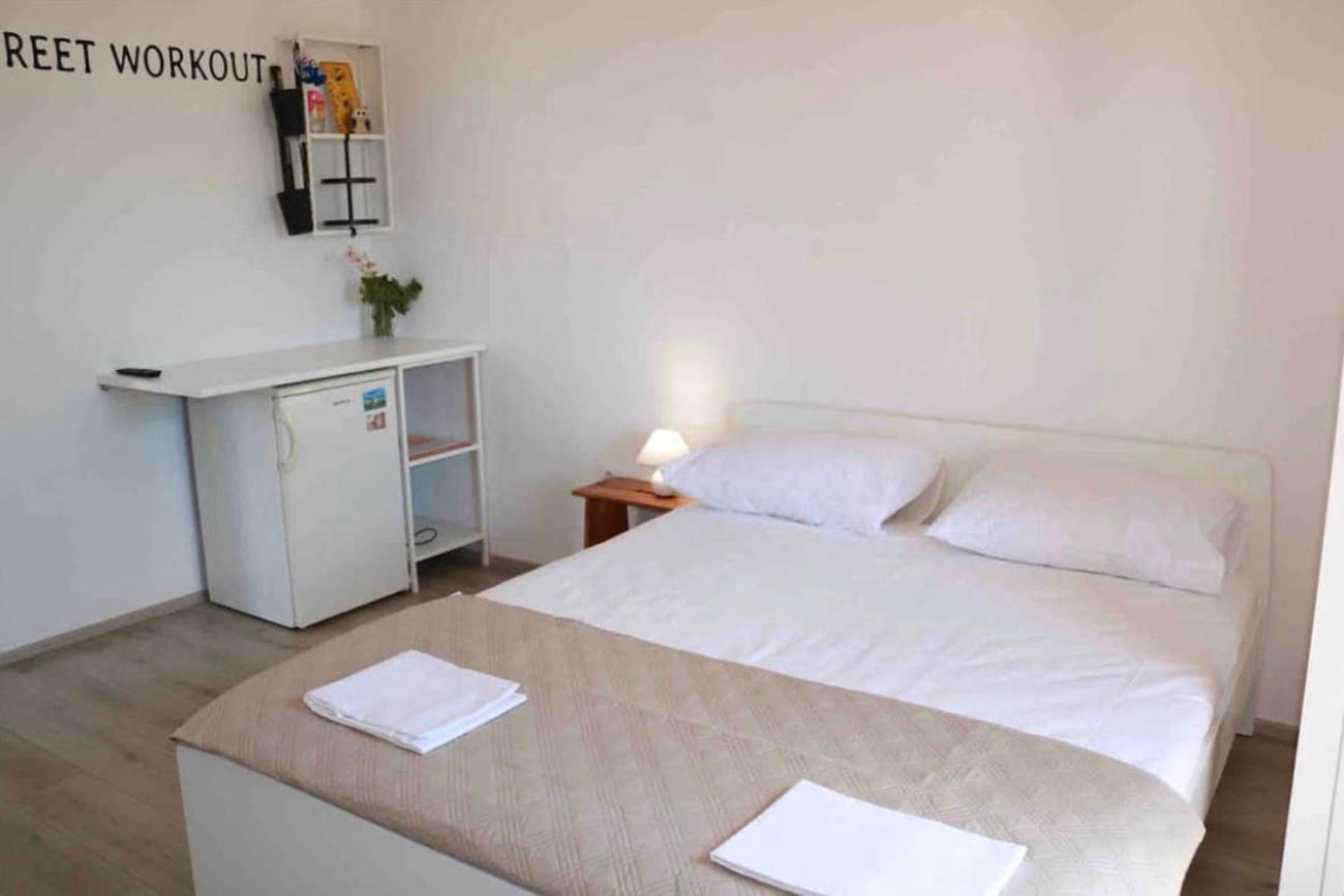 Apartments By The Sea Grebastica, Sibenik - 4881 Baselovici Rum bild
